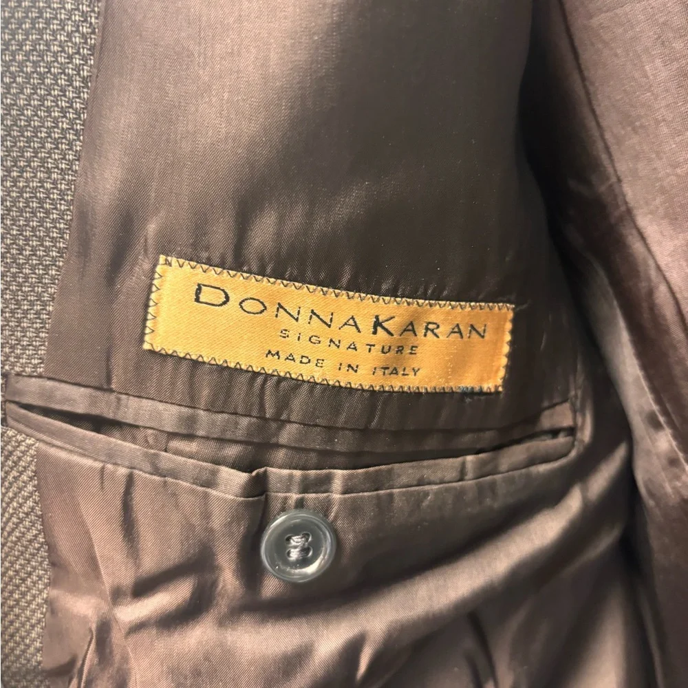 Donna Karan Signature Men’s Brown Blazer – Size 42R – Made in Italy – 100% Wool